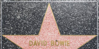 A murit cantaretul britanic David Bowie