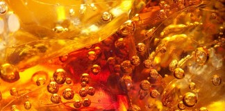 Coca-Cola aduce pe piata ambalaje care pot fi transformate in ”realitate virtuala” Coca-Cola1