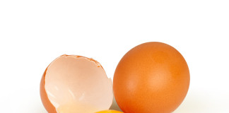 DSM lanseaza YolkFan si noul ghid pentru pigmentarea galbenusului de ou ouălor