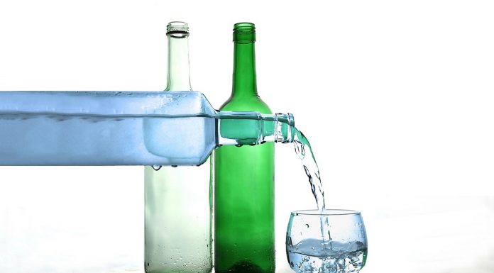 Solutie inovatoare pentru eliminarea sticlelor din plastic PFAS