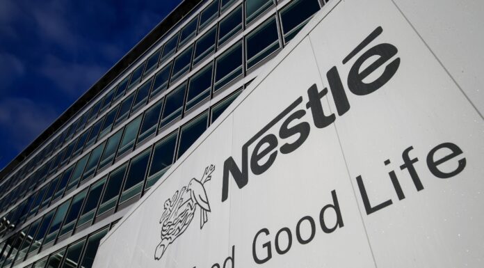Revoluție în fabrici: Nestlé testează inteligența artificială pentru a reduce risipa alimentară laborator