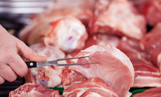 Cercetare: Prelucrarea bucăților de carne pentru populațiile în vârstă Bloomberg
