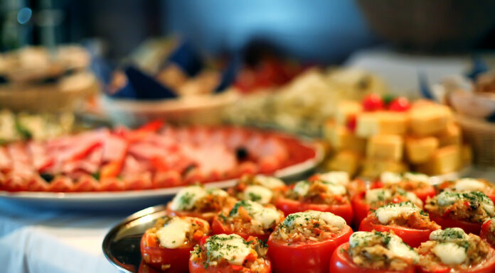 Parteneriatul pentru etichetarea digitală a carbonului își propune să reducă emisiile din industria de catering cu peste 30% până în 2025
