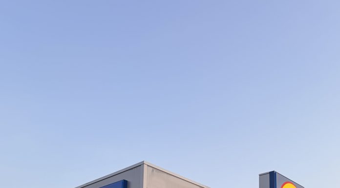 Lidl România continuă expansiunea pe plan local prin deschiderea a două noi magazine