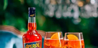 Noile reguli anti-risipă ale UE pun presiune pe sticlele de băuturi cu design premium Aperol