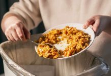 Cumpărăm, uităm, aruncăm: cum ne afectează risipa alimentară bugetul